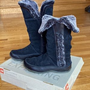 North Face suede boots. Weather resistant super warm.